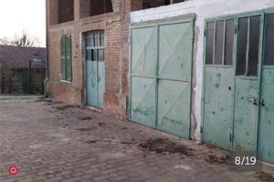 Porticato ex stalla fienile