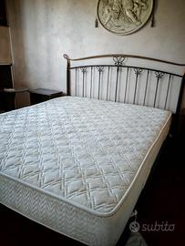 letto matrimoniale in ferro battuto con materasso 