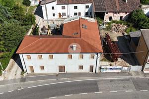 3 LOCALI A ZEVIO