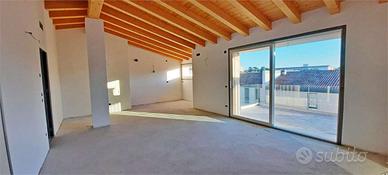 NOALE - ULTIMO ATTICO TRAVATO A VISTA