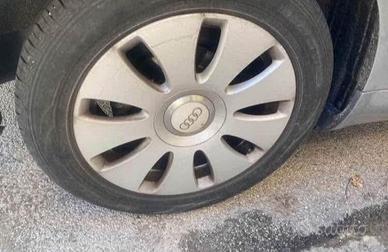 Cerchi audi da 16 pollici completi di gomme