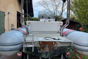 Gommone Capelli 490, carrello Ellebi senza motore