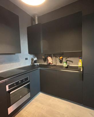 Cucina completa di elettrodomestici