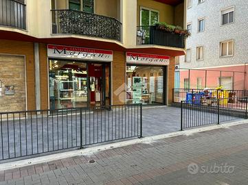 NEGOZIO A MANTOVA