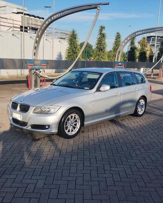BMW 318 e91