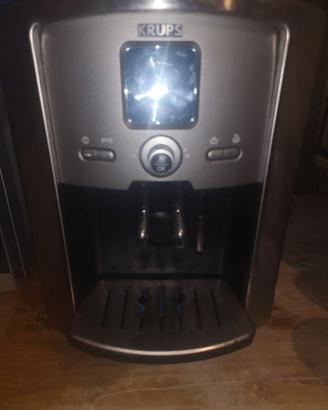 Macchina caffe crups con macinine e cappuccino