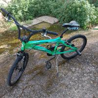 bicicletta BMX 