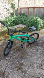 bicicletta BMX 