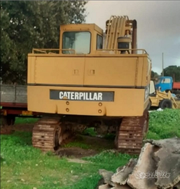 Escavatore CAT 215