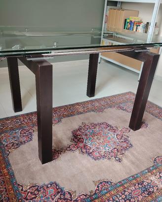 Tavolo da pranzo moderno in vetro e legno wengé