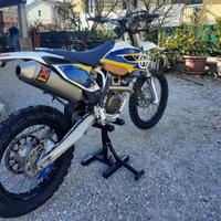 Husqvarna FE 450 (omologato motard)