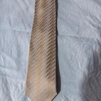 Cravatta Gucci color oro