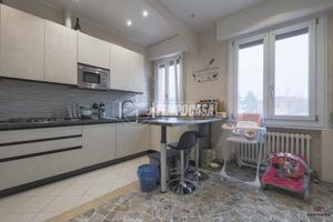 QUADRILOCALE AL PIANO TERRA CON GIARDINO PRIVATO