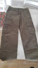 Pantaloni cargo Superdry nuovi.