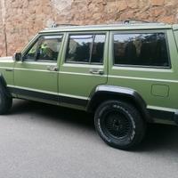 Jeep Cherokee XJ 4.0 automatica 1996 - anche Roma