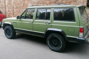 Jeep Cherokee XJ 4.0 automatica 1996 - anche Roma