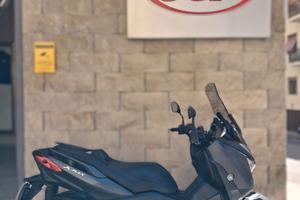 Yamaha X-Max 125