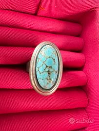 Anello con Pietra Ovale di Turchese (Bigiotteria)