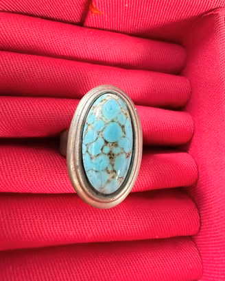 Anello con Pietra Ovale di Turchese (Bigiotteria)