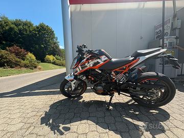 Ktm duke 125