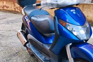 Piaggio Beverly 200 