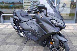 Yamaha T Max 560