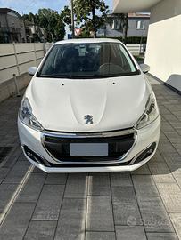 Peugeot  208 benzina GPL 82 cv neopatentati