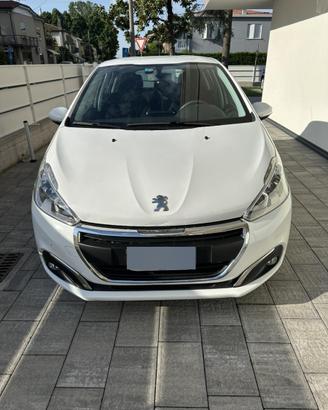 Peugeot  208 benzina GPL 82 cv neopatentati