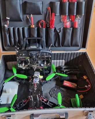 Drone FPV e telecomando Futaba T10J