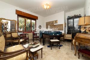 VILLA UNIFAMIGLIARE 350MQ CON BOX ESTERNO !