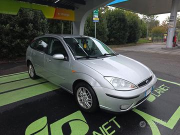 ford focus per neo patentati 