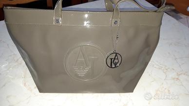 Borsa Armani