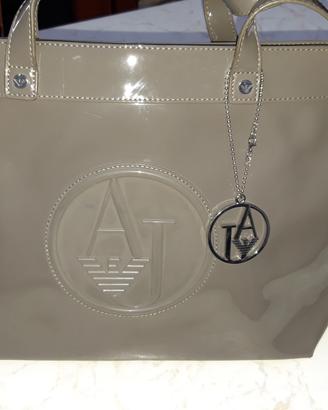 Borsa Armani