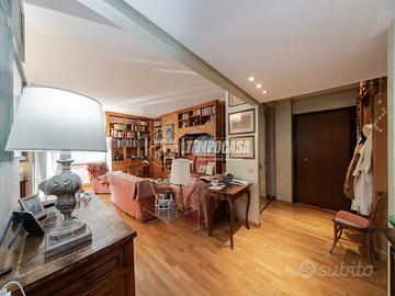 Tre Locali Doppi Servizi con Box doppio e Cantina