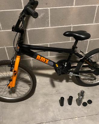 Bicicletta BMX  nero/arancione con Peg (pedane)