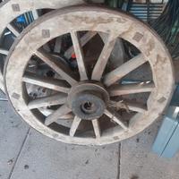 Ruote di carro e inferriate