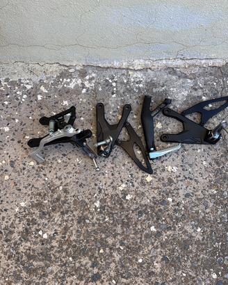 Pedane originali r1 del 2020 più adesivi