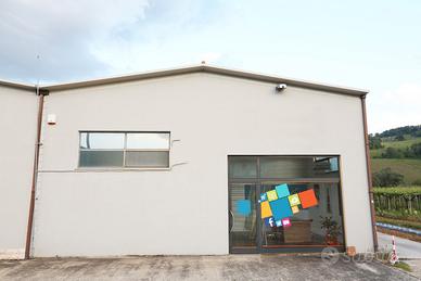 Capannone 150 mq Fronte Strada, Val di Foro