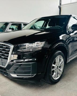 Audi Q2 30 TFSI Business, PERMUTABILE