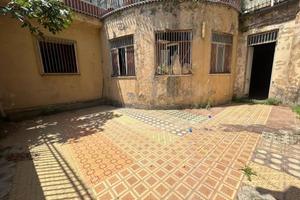 Immobile di 1300 m² con più di 5 locali a Napoli