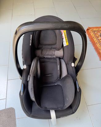 Seggiolino ovetto neonati maxicosi