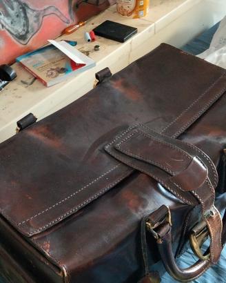 Titolo: Borsa / Valigia da viaggio vintage in vera