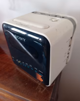 Radiosveglia vintage Sony Anni 80 Mod. Digicube