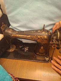 Macchina da cucire d'epoca Singer del 1927