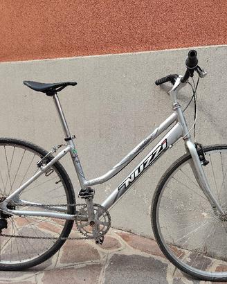 bici passeggio ruote 28 Nuzzi