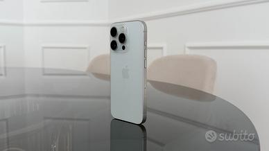 Apple iPhone 15 Pro 256GB – Titanio Naturale