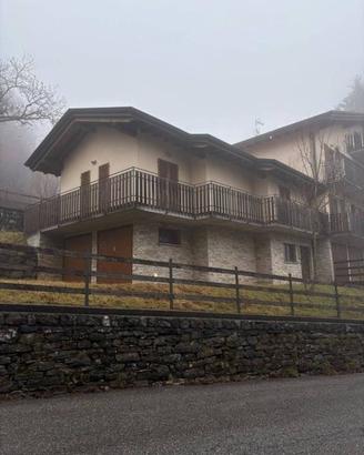 Villetta a schiera di 170 m² con 3 locali e box au