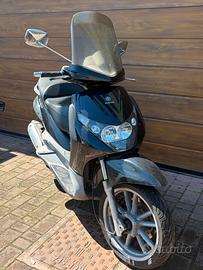 Piaggio Beverly 250