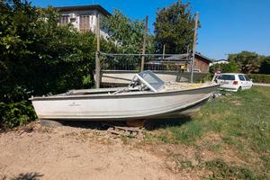 Motoscafo Starcraft da restaurare 