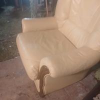 2 poltrone vera pelle beige